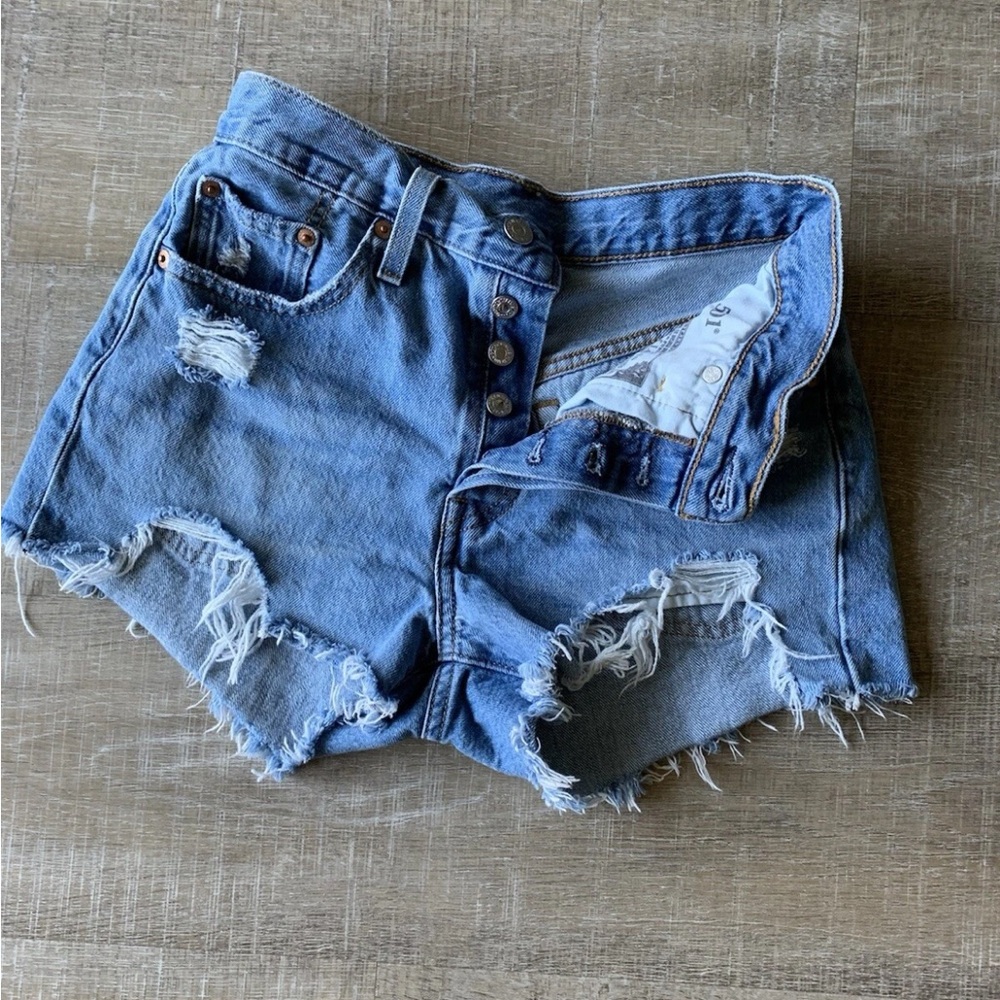 ▶️ Levi’s 501 Cutoff Shorts Womens 25 Distressed Denim High Rise Frayed Festival - Picture 10 of 12